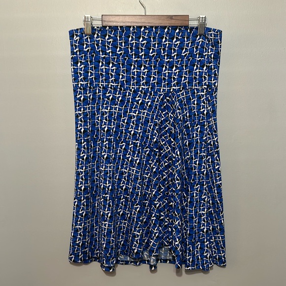 Max Studio Skirt Silky-Feel Flowy Stretchy Blue/Black/White, EUC! - Picture 1 of 10